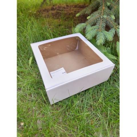 Коробка 25х25х10 см. белая с окном