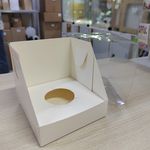 Коробка для 1 капкейка с пластиковой крышкой, размер 10х10х10 см, цвет белый.