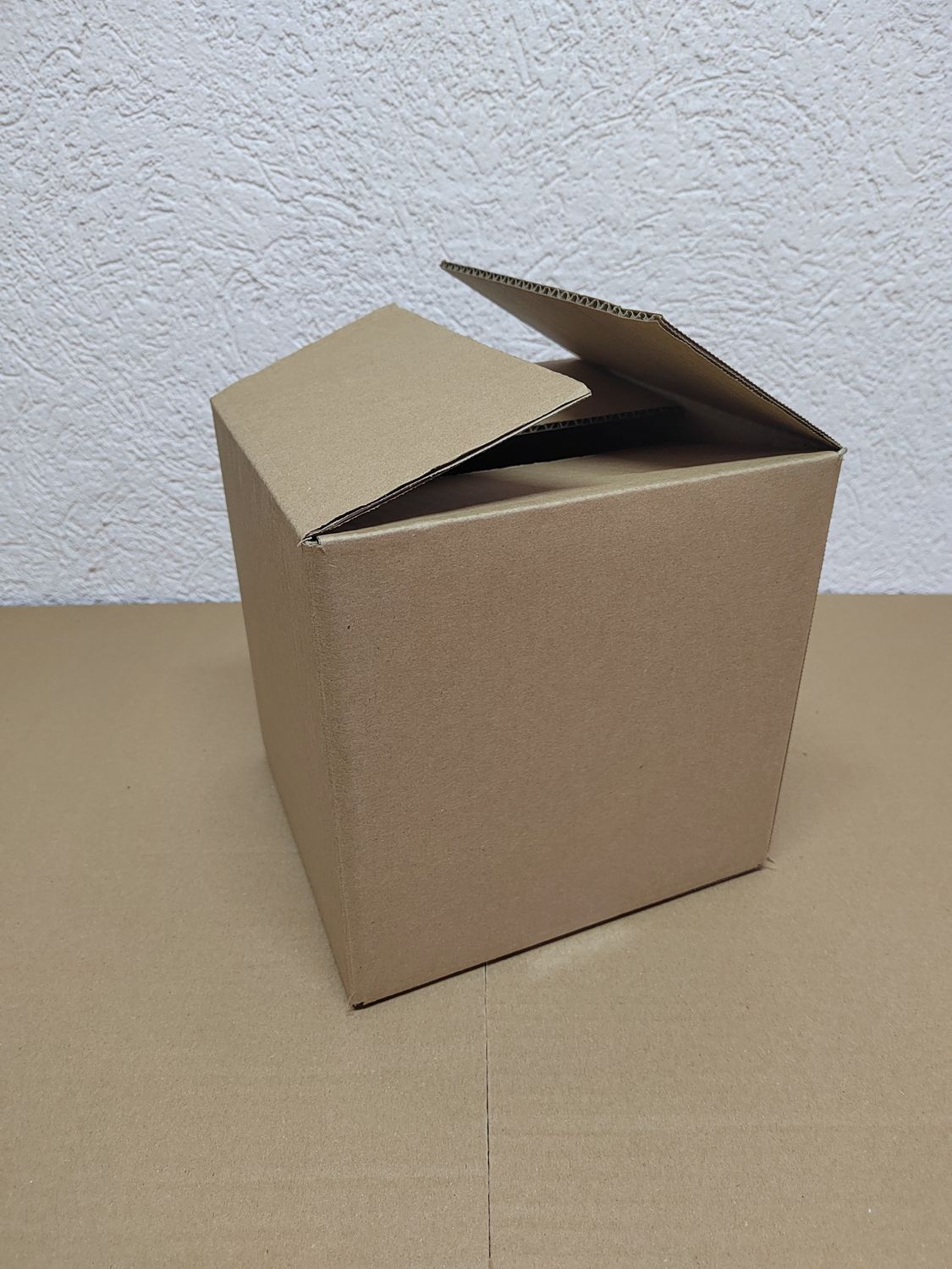 Коробка из МГК 12*11*12 см крафт Почта 2,5