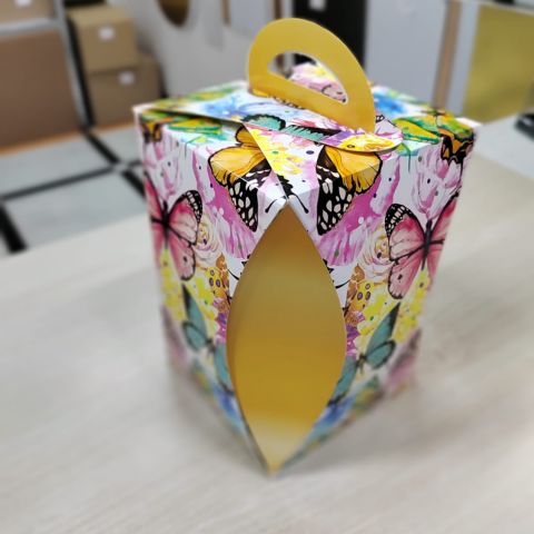 Коробка для кулича, диаметр 90 мм, бабочки цветные