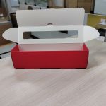 Коробка для 7 макарон с окном 21*5,5*5,5 см, ( красная матовая )