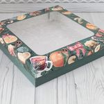 Коробка с окном из МГК 30x30x8 см праздничная