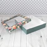 Коробка с окном из МГК 30x30x8 см праздничная