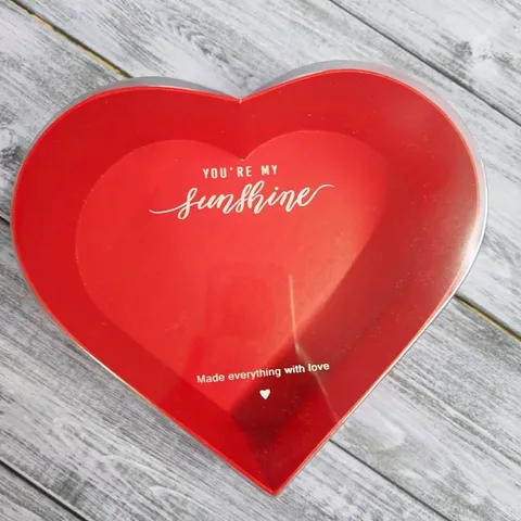 Коробка сердце красная, 20,5*16,5*8 средняя