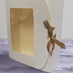 Коробка с окном с завязками белая 24*19,5*7