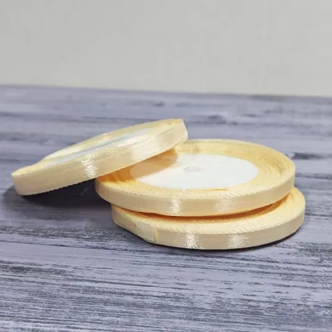 Атласная лента 6 мм длина 22,5м, шампань