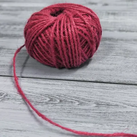 Шпагат джутовый цветной 50 метров, малиновый