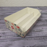 Коробка для макарон с пластиковой крышкой и ложементом 21*11*5,5, розы