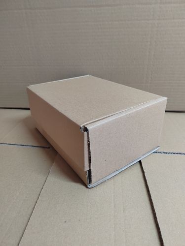 Коробка из МГК 22*16*10 см крафт Почта 4